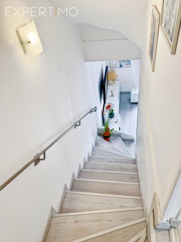 Aigues-Mortes (30220) Marina de Type T4, place de parking, garage, appontement .