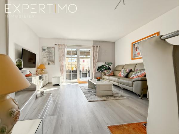 Aigues-Mortes (30220) Marina de Type T4, place de parking, garage, appontement .