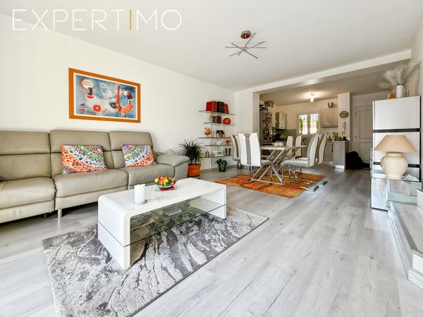 Aigues-Mortes (30220) Marina de Type T4, place de parking, garage, appontement .