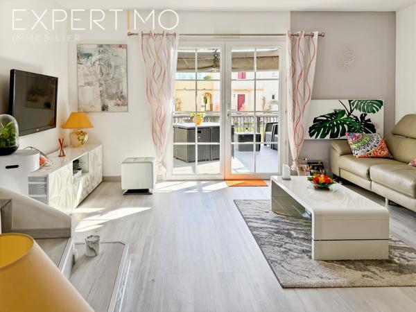 Aigues-Mortes (30220) Marina de Type T4, place de parking, garage, appontement .