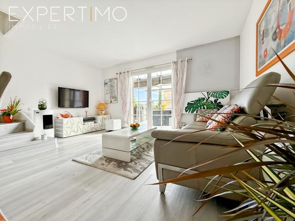 Aigues-Mortes (30220) Marina de Type T4, place de parking, garage, appontement .