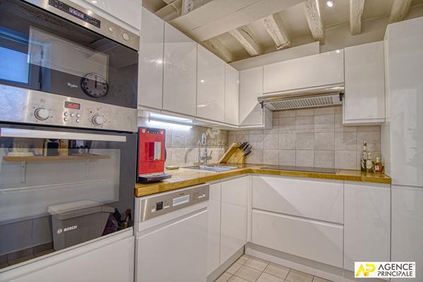 Paris 7ème rue du Bac Appartement 4 pièces 95.8 m² situé au 3ème étage sur cour avec chambre de service et cave €1 720 000 ** - Référence 25732