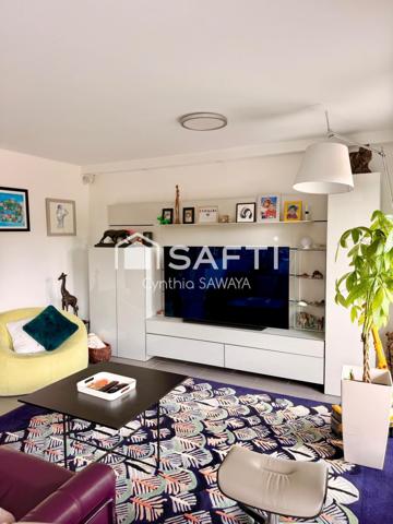 Appartement exceptionnel avec 2 places de parking extérieures, 2 celliers, UN BOX, avec vue sur Lycée Saint-Elme