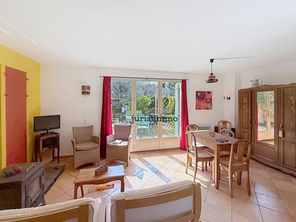 Vaison-la-Romaine (84110) A 5 Kms DE VAISON-LA-ROMAINE ENSEMBLE DE DEUX MAISONS PROVENCALES