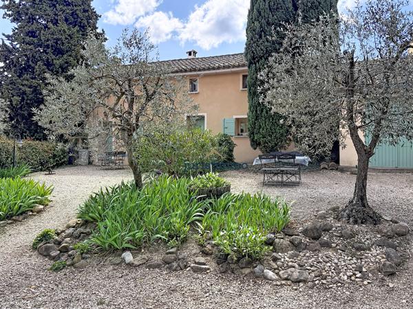 Vaison-la-Romaine (84110) A 5 Kms DE VAISON-LA-ROMAINE ENSEMBLE DE DEUX MAISONS PROVENCALES