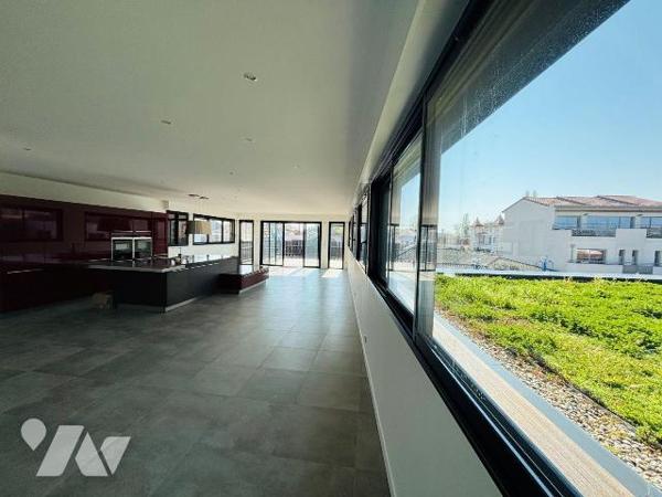 Andernos-les-Bains  Loft d'exception avec vue sur le Bassin
Idéalement situé en plein centre d...