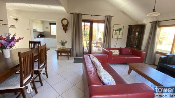 Villa
                                                                                                                                                                                                                                                                                                                        5 pièce(s)                                                                                                                                                                                                          3 chambre(s)                                                                                                                                                                                                          106  m²