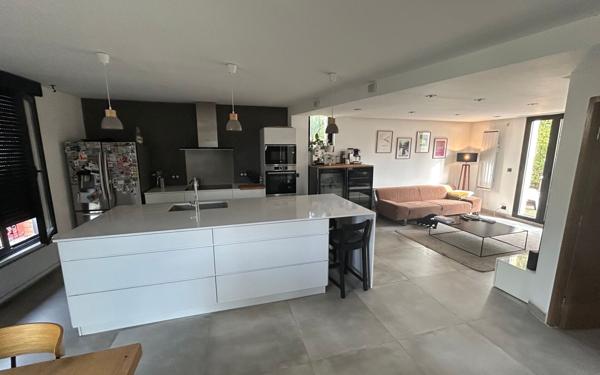 Maison à vendre    6 pièces • 130 m2 Méry-sur-Oise