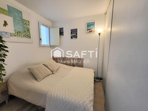 Appartement T2 avec terrasse dans résidence avec piscine à La Croix-Valmer : le parfait pied-à-terre entre mer et centre-ville !