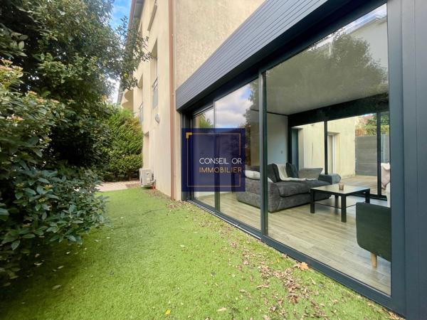 Appartement T3 72m2 - Véranda - Terrasse - Jardin + garage , Bron Appartement T3 72m2 - Véranda - Terrasse - Jardin + garage , Bron