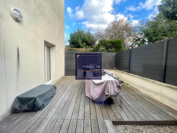 Appartement T3 72m2 - Véranda - Terrasse - Jardin + garage , Bron Appartement T3 72m2 - Véranda - Terrasse - Jardin + garage , Bron