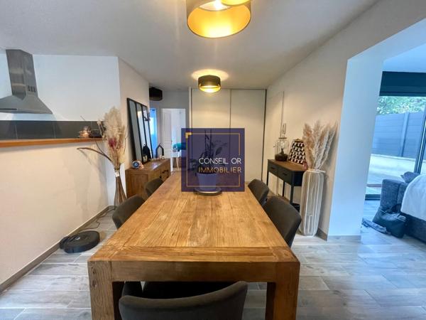Appartement T3 72m2 - Véranda - Terrasse - Jardin + garage , Bron Appartement T3 72m2 - Véranda - Terrasse - Jardin + garage , Bron