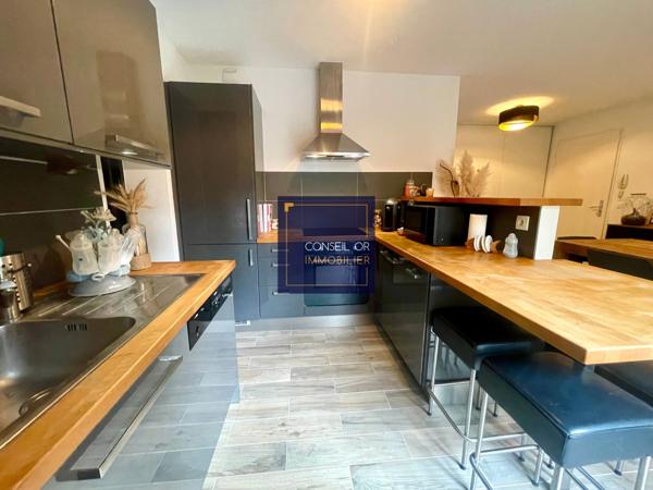 Appartement T3 72m2 - Véranda - Terrasse - Jardin + garage , Bron Appartement T3 72m2 - Véranda - Terrasse - Jardin + garage , Bron