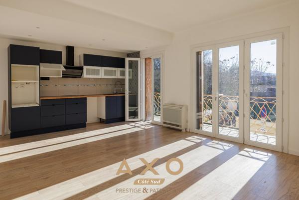 EXCLUSIVITE - MEYREUIL - MAISON DE VILLE - 113 M2 - T3 - GARAGE 80 M2 - CAVE - COUR - 380 000