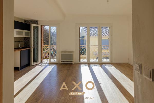 EXCLUSIVITE - MEYREUIL - MAISON DE VILLE - 113 M2 - T3 - GARAGE 80 M2 - CAVE - COUR - 380 000