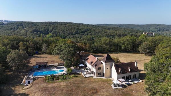 Domaine Gourdon avec piscine sur 13.5 hectares de terrain
