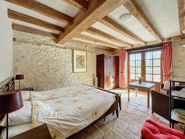 Domaine Gourdon avec piscine sur 13.5 hectares de terrain