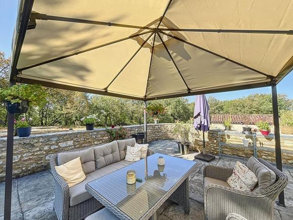 Domaine Gourdon avec piscine sur 13.5 hectares de terrain