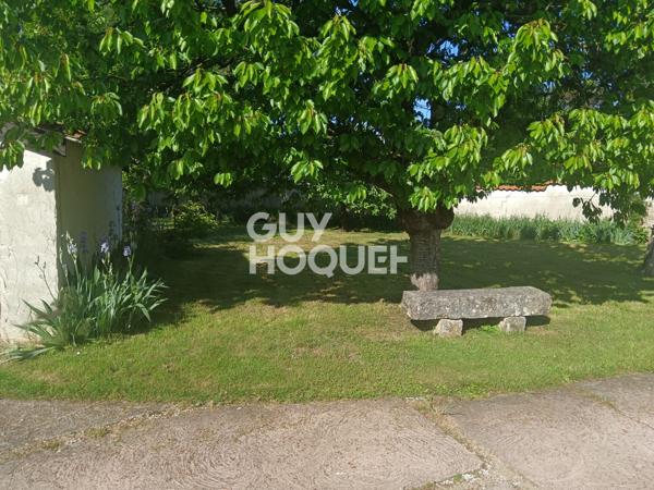 Grande maison avec parc et dépendances