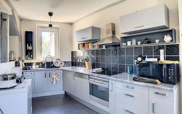 Appartement Larche 2 pièce(s) 64.72 m2