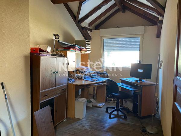 Charmante maison atypique avec grange a Saint-Estephe, proche de l etang au calme