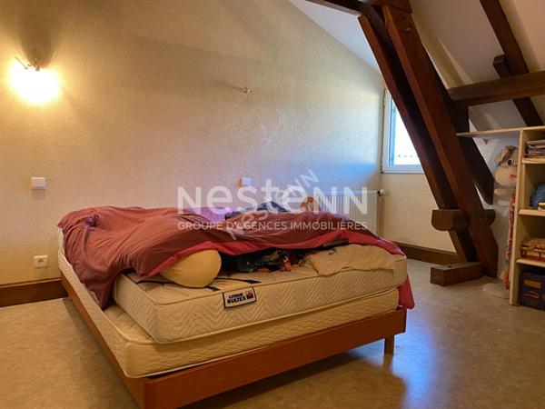 Charmante maison atypique avec grange a Saint-Estephe, proche de l etang au calme