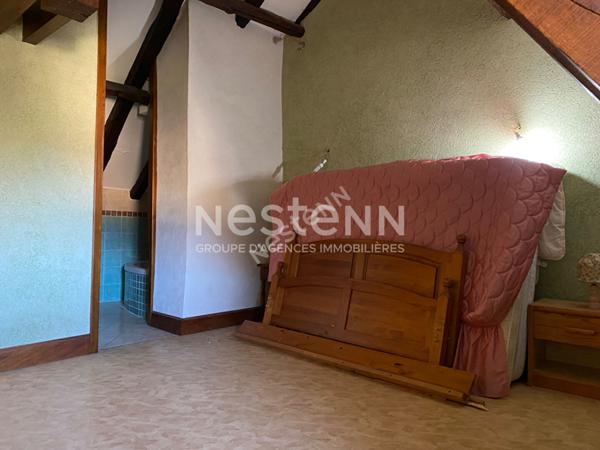 Charmante maison atypique avec grange a Saint-Estephe, proche de l etang au calme