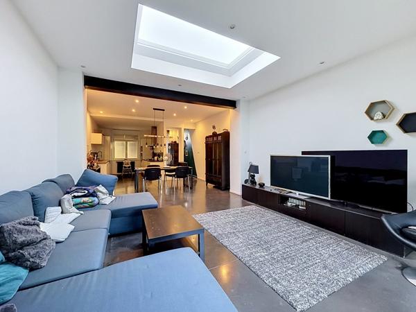 SUPERBE MAISON DE VILLE SANS TRAVAUX – SÉJOUR 41M² & EXTÉRIEUR SANS VIS-À-VIS (ROUBAIX)