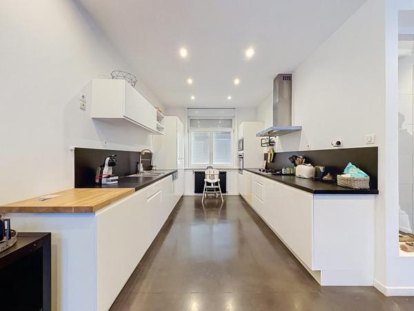 SUPERBE MAISON DE VILLE SANS TRAVAUX – SÉJOUR 41M² & EXTÉRIEUR SANS VIS-À-VIS (ROUBAIX)