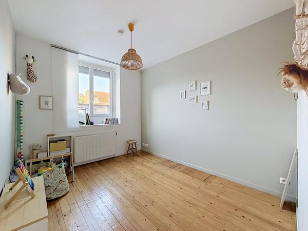 SUPERBE MAISON DE VILLE SANS TRAVAUX – SÉJOUR 41M² & EXTÉRIEUR SANS VIS-À-VIS (ROUBAIX)