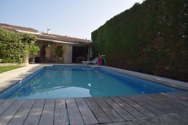 Mas de ville rénové avec goût