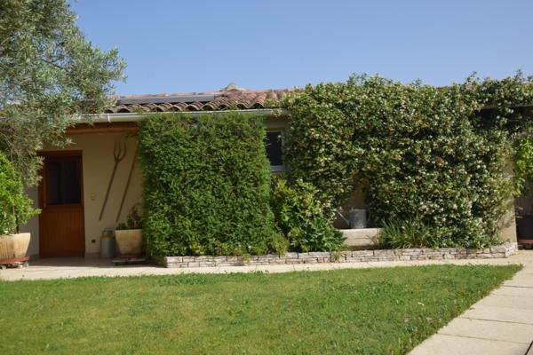 Mas de ville rénové avec goût