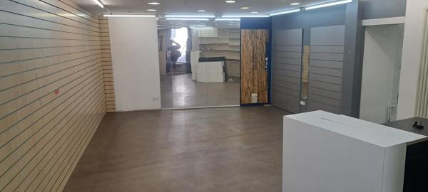 Local commercial 79 m2 , Mayenne Local commercial 79 m2 , Mayenne