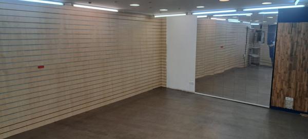 Local commercial 79 m2 , Mayenne Local commercial 79 m2 , Mayenne