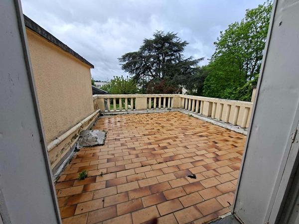 Maison à vendre à proximité de la gare de Saumur (49400), 163 m² beaux volumes