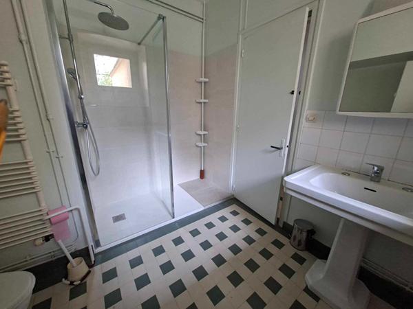 Maison à vendre à proximité de la gare de Saumur (49400), 163 m² beaux volumes