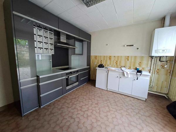 Maison à vendre à proximité de la gare de Saumur (49400), 163 m² beaux volumes