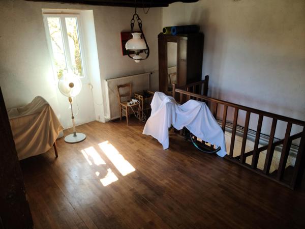 Maison de charme et grange partiellement aménagée