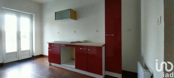 Building for sale 239 m² Éteignières