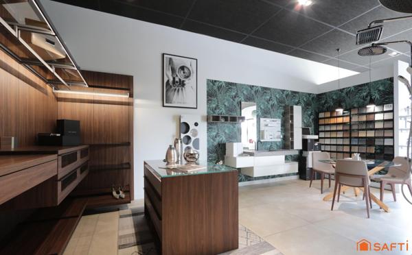 Superbe espace commercial, murs et fonds de commerce de 558 m2 dans les Landes