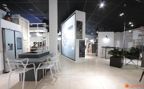 Superbe espace commercial, murs et fonds de commerce de 558 m2 dans les Landes