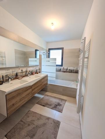 Maison à vendre |  Saint-Jean-d'Illac |  5 pièces | 124 m²