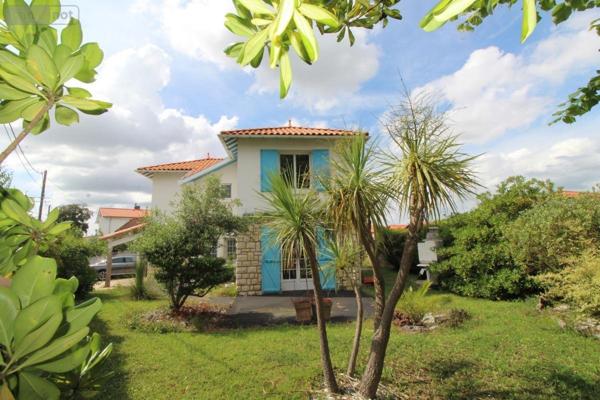 Maison à vendre à Royan en Charente-Maritime (17200), ref : 17111-588