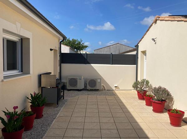 Plain pied 152 m avec piscine 4 chambres & chauffage au sol à Tonnay-Charente Tonnay charente Plain pied 152 m avec piscine 4 chambres & chauffage au sol à Tonnay-Charente Tonnay charente