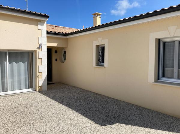 Plain pied 152 m avec piscine 4 chambres & chauffage au sol à Tonnay-Charente Tonnay charente Plain pied 152 m avec piscine 4 chambres & chauffage au sol à Tonnay-Charente Tonnay charente
