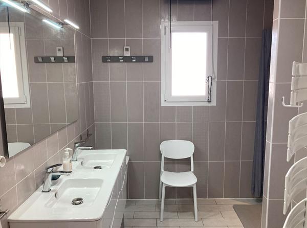 Plain pied 152 m avec piscine 4 chambres & chauffage au sol à Tonnay-Charente Tonnay charente Plain pied 152 m avec piscine 4 chambres & chauffage au sol à Tonnay-Charente Tonnay charente