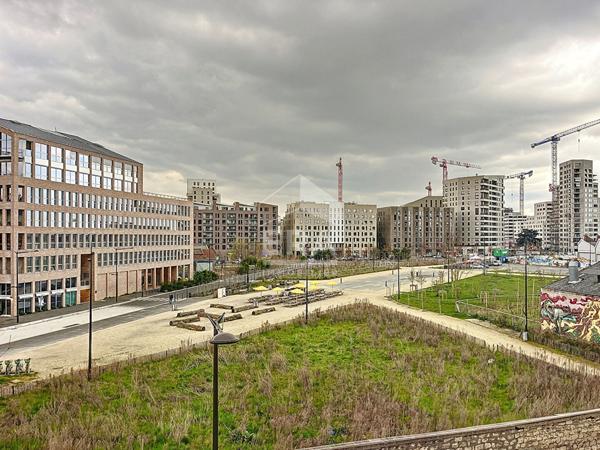 A louer meublé - 2 pièces- Place Gambetta