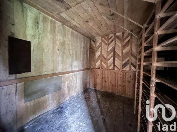 Grange 3 pièces de 90 m² à AIGONDIGNÉ (79370)