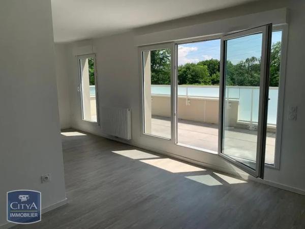 Appartement à louer 4 pièces 81.85m² Le Taillan-Médoc (33320)
