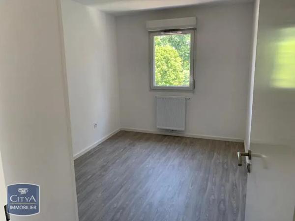 Appartement à louer 4 pièces 81.85m² Le Taillan-Médoc (33320)